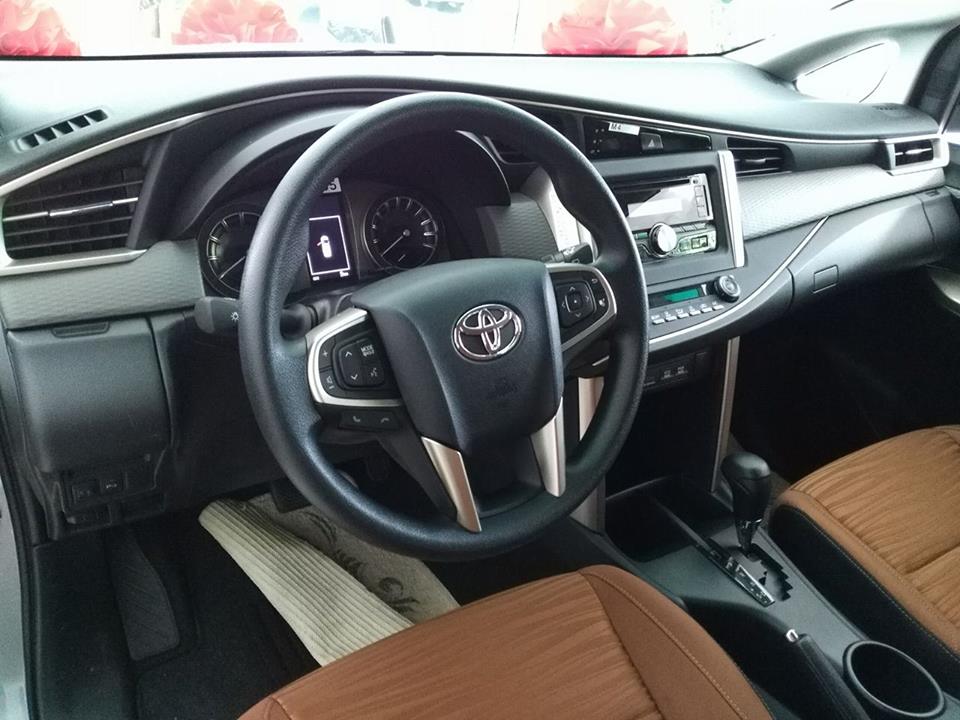 Cần bán Toyota Innova 2.0G đời 2020, màu xám, giá tốt-11