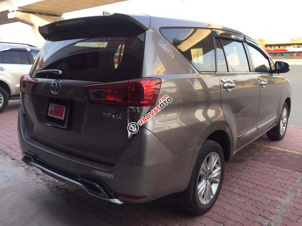 Bán xe Innova V sản xuất 2016 màu nâu, siêu đẹp-1