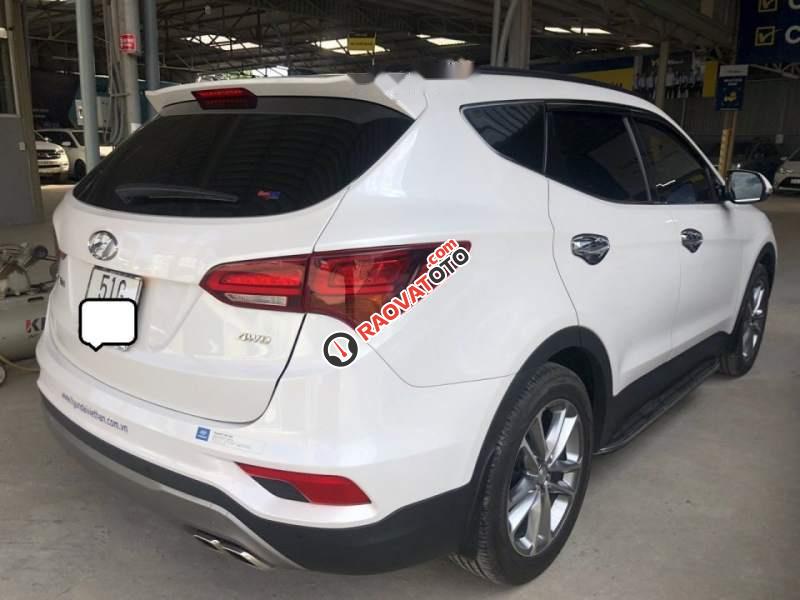 Bán Hyundai Santa Fe 2.4AT 4WD năm 2017, màu trắng số tự động-1