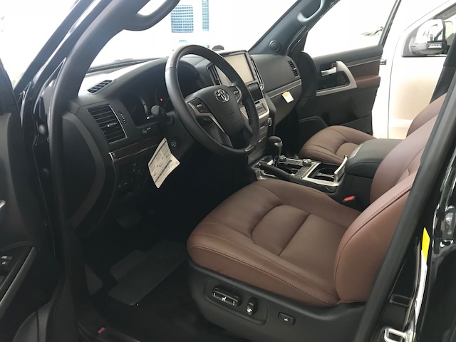 Toyota Landcruiser 5.7V8 2019 xuất Mỹ, màu đen mới 100%-7