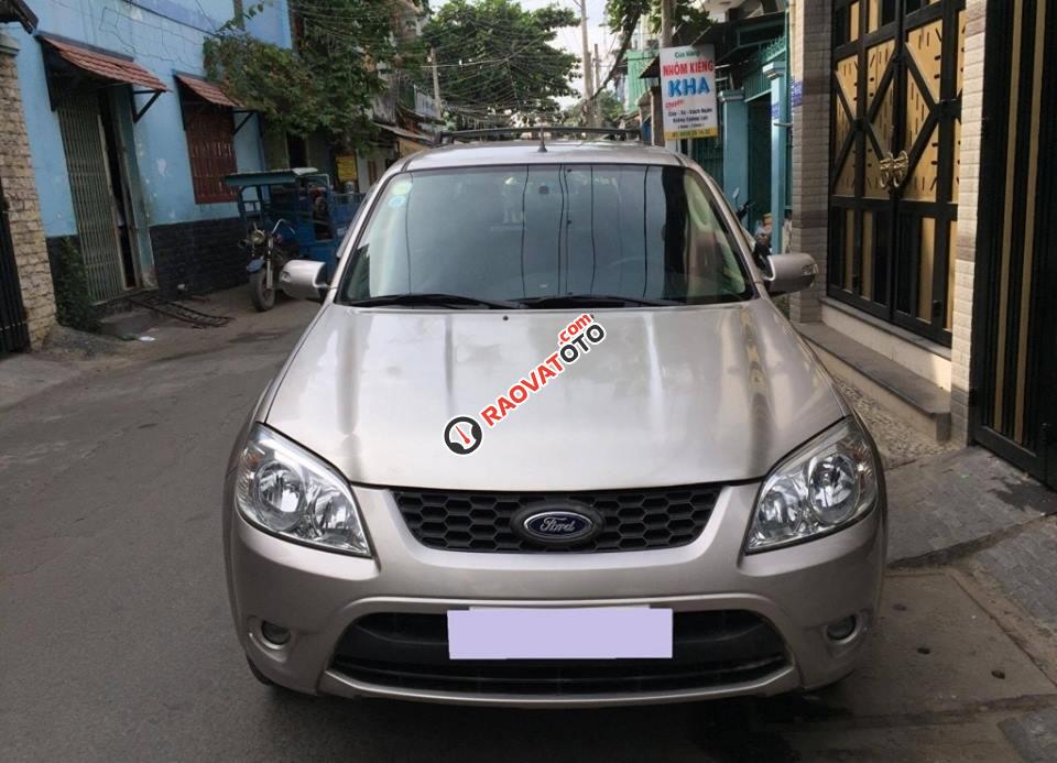 Gia đình cần bán Escape XLS 2010, số tự động, màu bạc-8