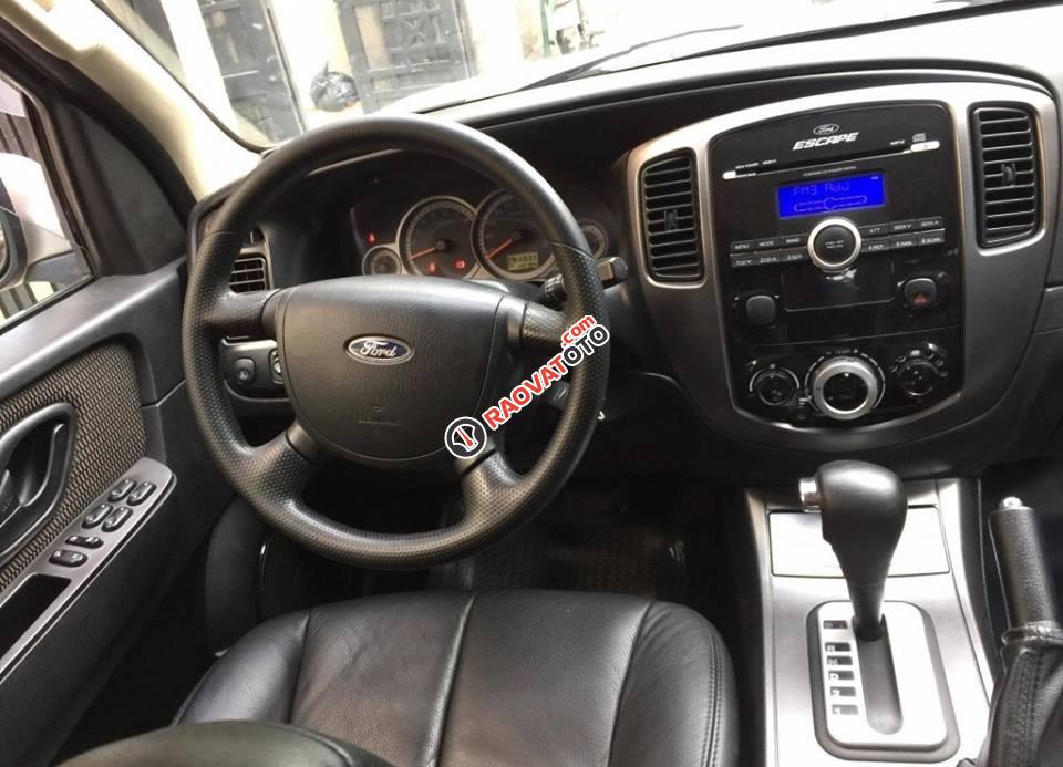 Gia đình cần bán Escape XLS 2010, số tự động, màu bạc-3