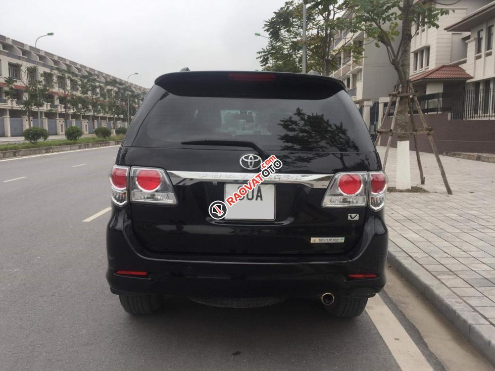 Chính chủ tôi cần bán gấp chiếc Toyota Fortuner 2.7V4x4 AT, màu đen, số tự động, hai cầu, tôi đi từ mới-7