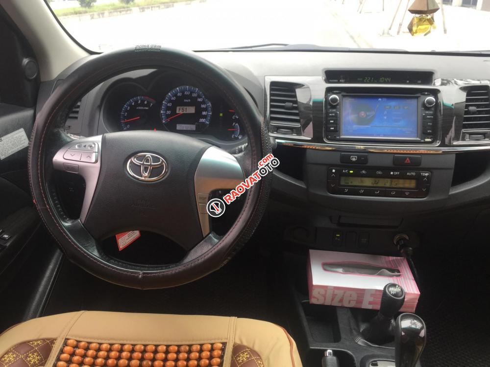 Chính chủ tôi cần bán gấp chiếc Toyota Fortuner 2.7V4x4 AT, màu đen, số tự động, hai cầu, tôi đi từ mới-2