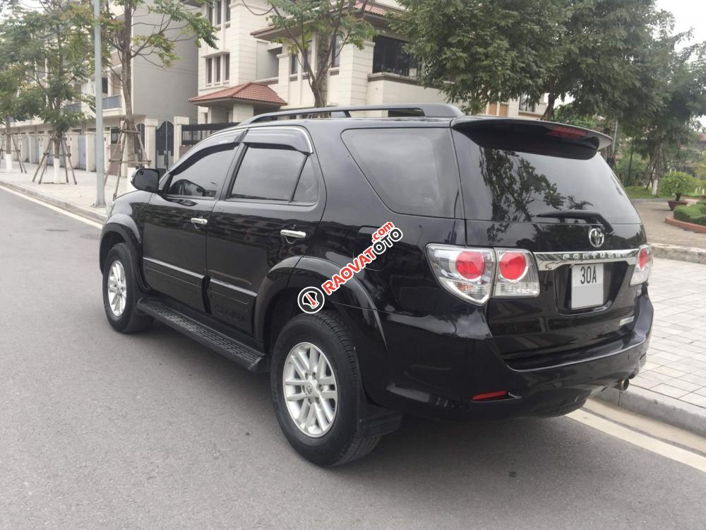 Chính chủ tôi cần bán gấp chiếc Toyota Fortuner 2.7V4x4 AT, màu đen, số tự động, hai cầu, tôi đi từ mới-6