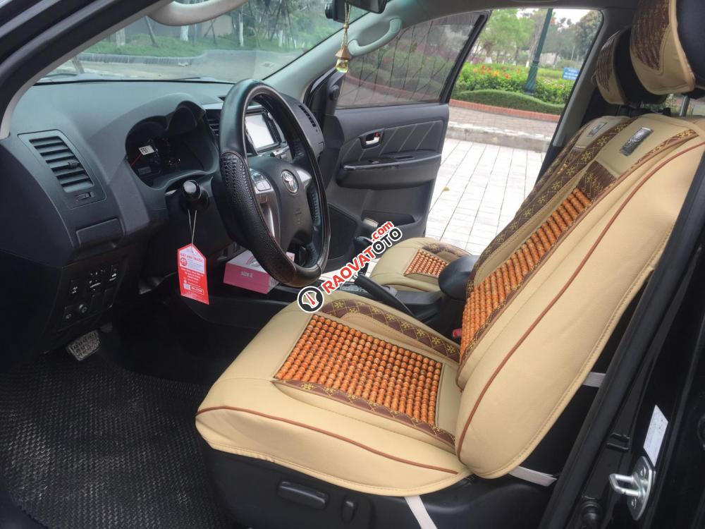 Chính chủ tôi cần bán gấp chiếc Toyota Fortuner 2.7V4x4 AT, màu đen, số tự động, hai cầu, tôi đi từ mới-0