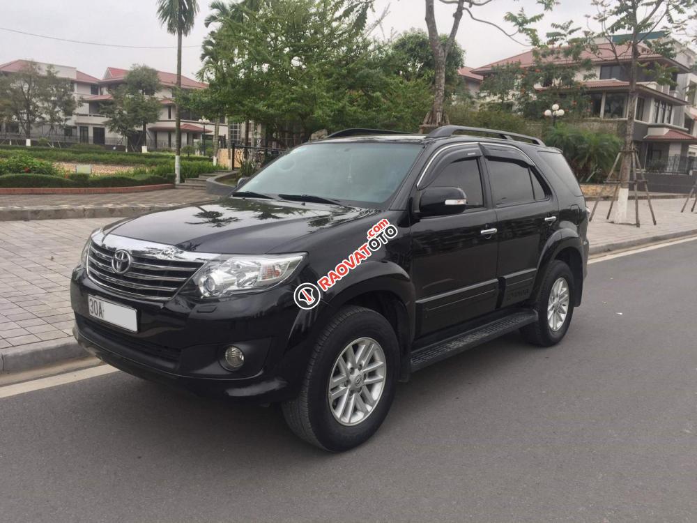 Chính chủ tôi cần bán gấp chiếc Toyota Fortuner 2.7V4x4 AT, màu đen, số tự động, hai cầu, tôi đi từ mới-5
