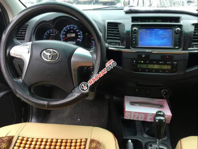Bán xe Toyota Fortuner 2.7V 4x4AT năm 2014, màu đen chính chủ-2