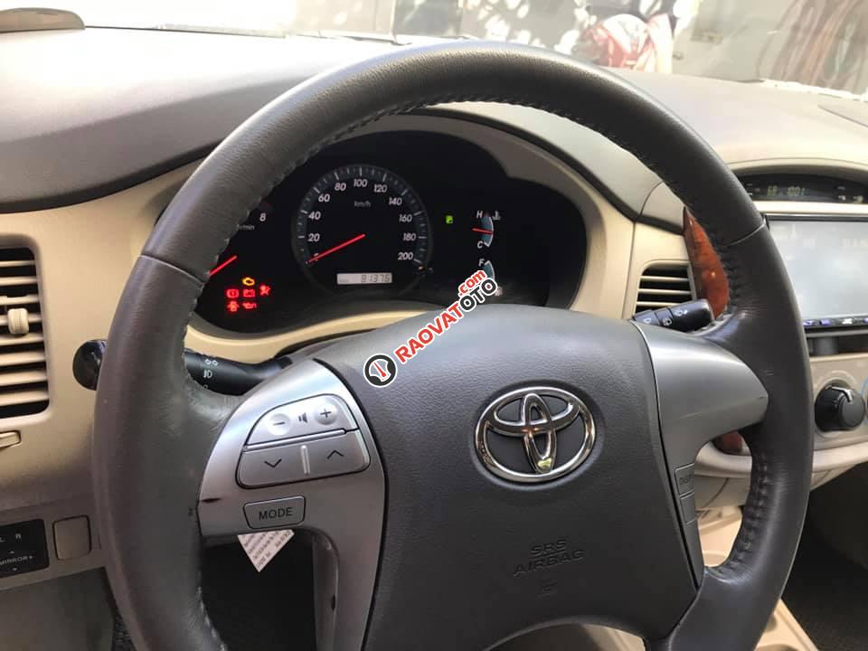 Bán xe Toyota Innova V tự động 2012 màu xám (ghi) GĐ đẹp lắm-1