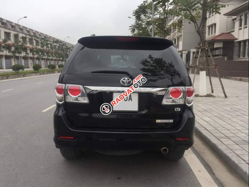 Bán xe Toyota Fortuner 2.7V 4x4AT năm 2014, màu đen chính chủ-4