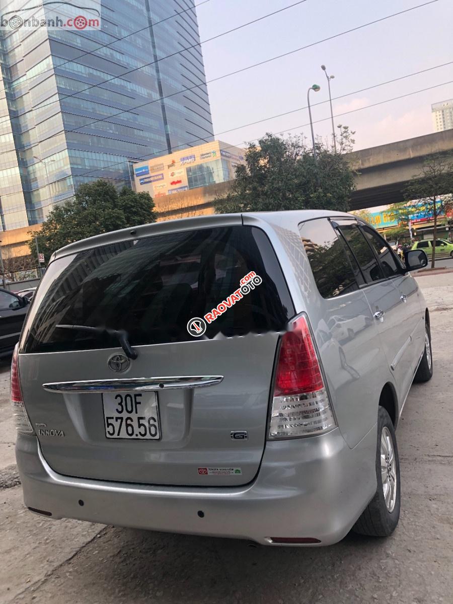 Bán xe Toyota Innova G 2.0 MT, màu bạc, nội thất màu kem-0