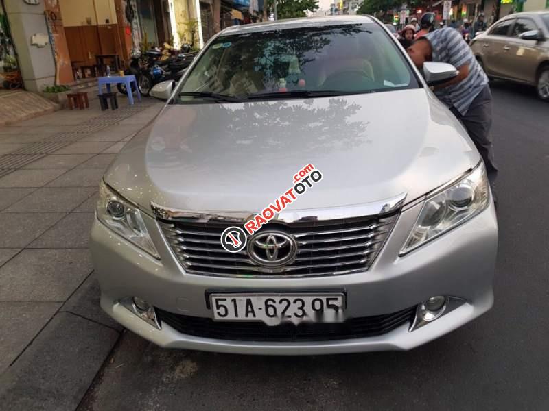 Cần bán gấp Toyota Camry 2.0 đời 2013, xe cực đẹp-0