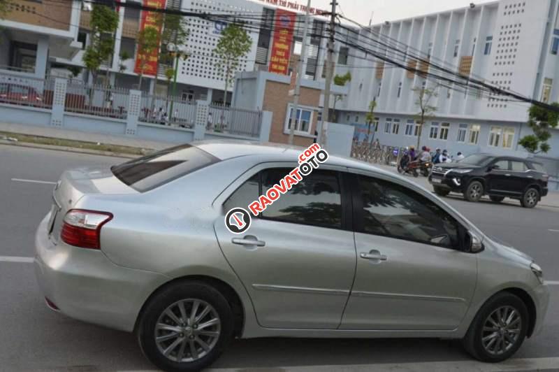 Cần bán gấp Toyota Vios E 1.5MT đời 2013, màu bạc chính chủ-2