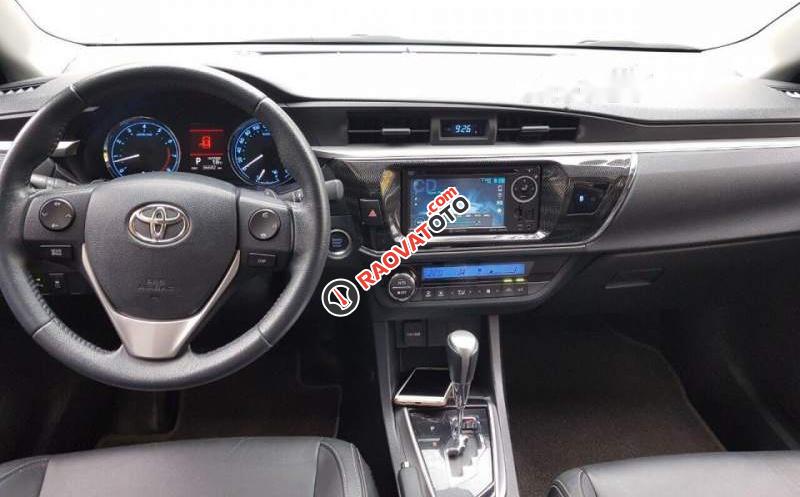 Cần bán lại xe Toyota Corolla altis 2.0V sản xuất 2015-2