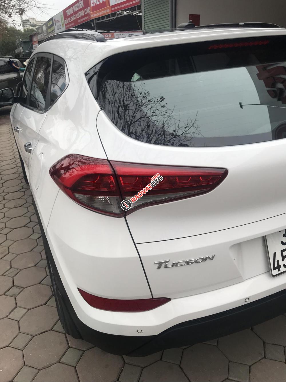 Bán ô tô Hyundai Tucson đời 2016 màu trắng, bản đặc biệt 2.0, nhập khẩu, biển HN-11