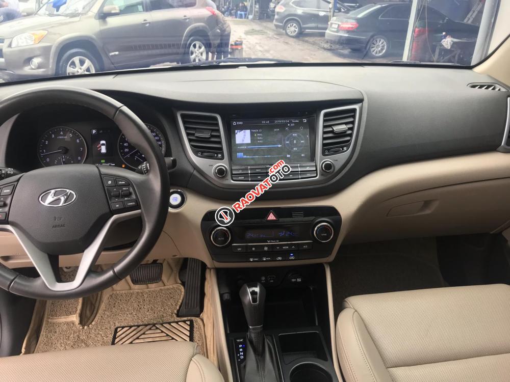 Bán ô tô Hyundai Tucson đời 2016 màu trắng, bản đặc biệt 2.0, nhập khẩu, biển HN-2