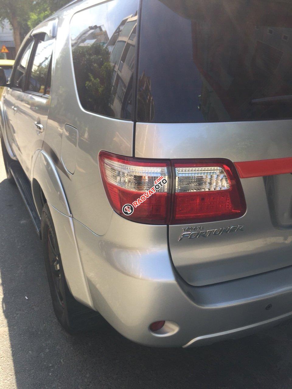 Bán ô tô Toyota Fortuner V 2009, màu bạc-2