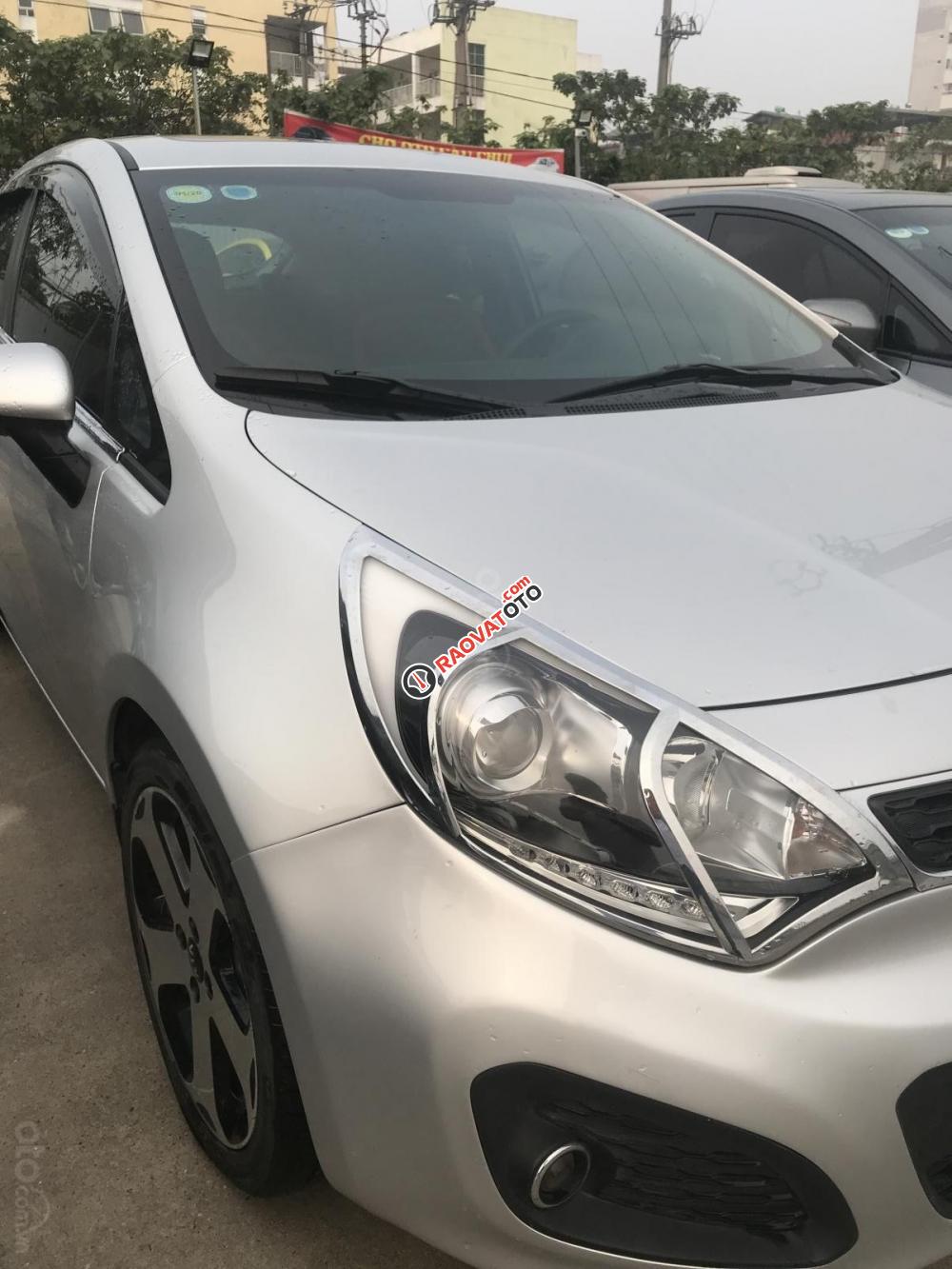 Cần bán Kia Rio AT sản xuất 2014, màu bạc, xe nhập số tự động-3