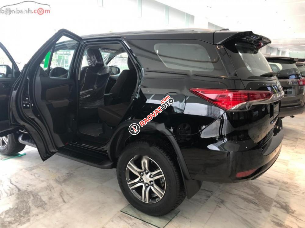 Bán Toyota Fortuner V 4x2 AT 2018, nhập khẩu Indonexia, mới 100%-2