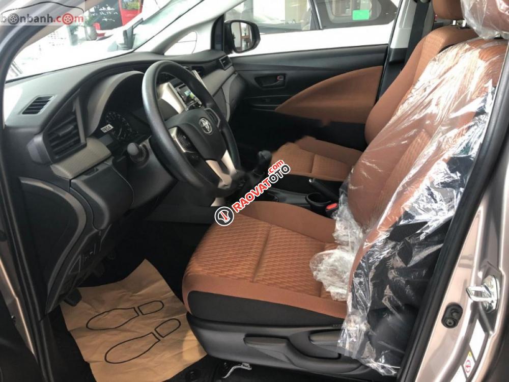 Bán Toyota Fortuner V 4x2 AT 2018, nhập khẩu Indonexia, mới 100%-0