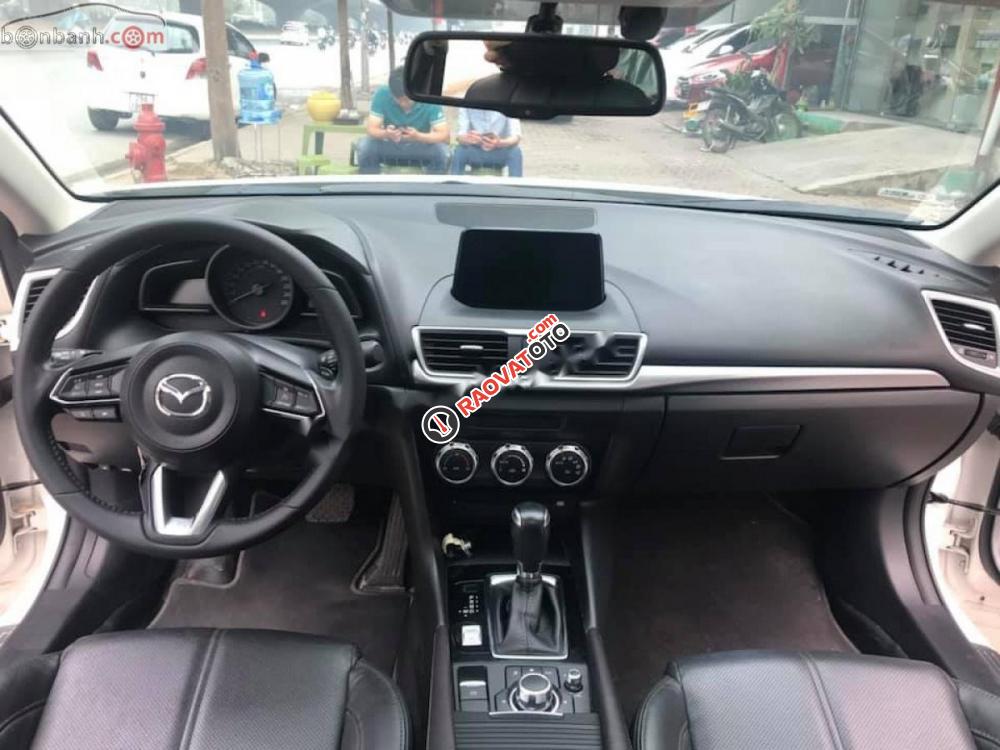 Xe Mazda 3 1.5 Facelift 2017, màu trắng, 675tr-6