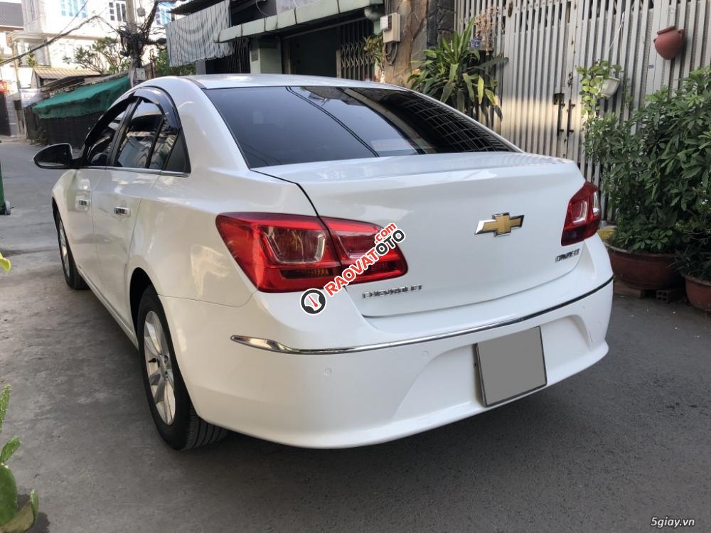 Cần bán gấp Chevrolet Cruze LT năm sản xuất 2019, màu trắng  -6