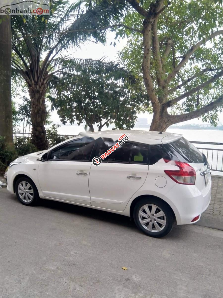 Cần bán lại xe Toyota Yaris 1.3E năm 2015, màu trắng, nhập khẩu -0