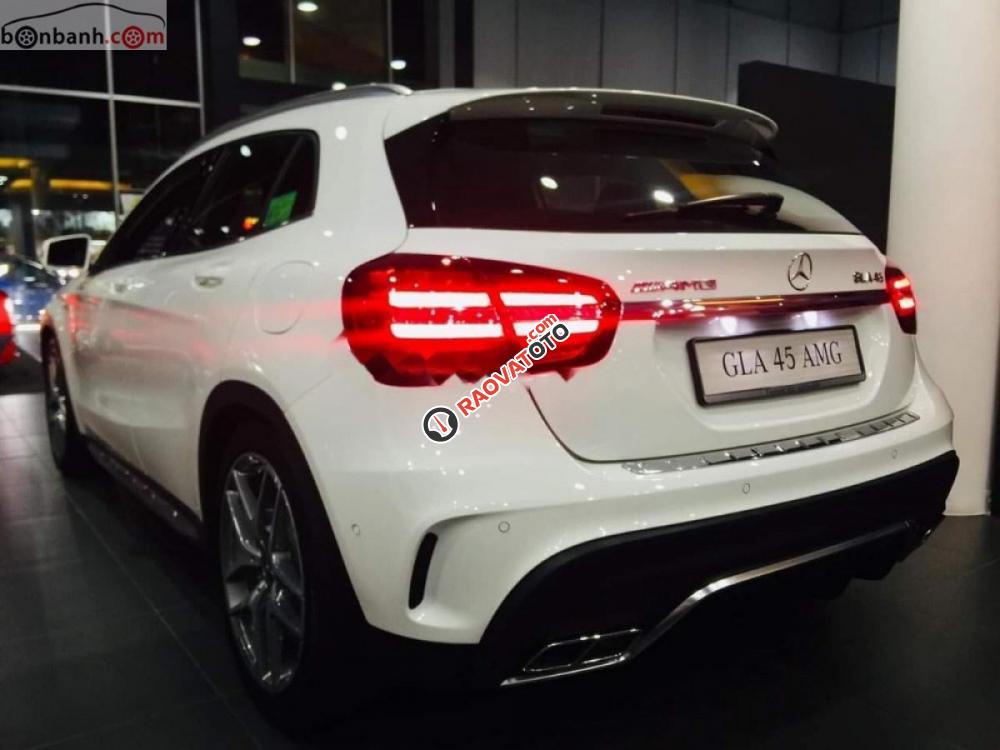 Bán ô tô Mercedes 45AMG sản xuất năm 2019, màu trắng, xe nhập-1