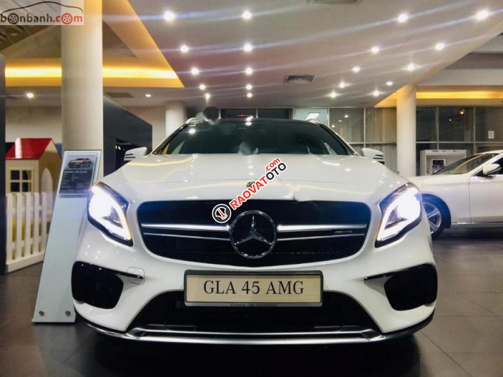 Bán ô tô Mercedes 45AMG sản xuất năm 2019, màu trắng, xe nhập-6