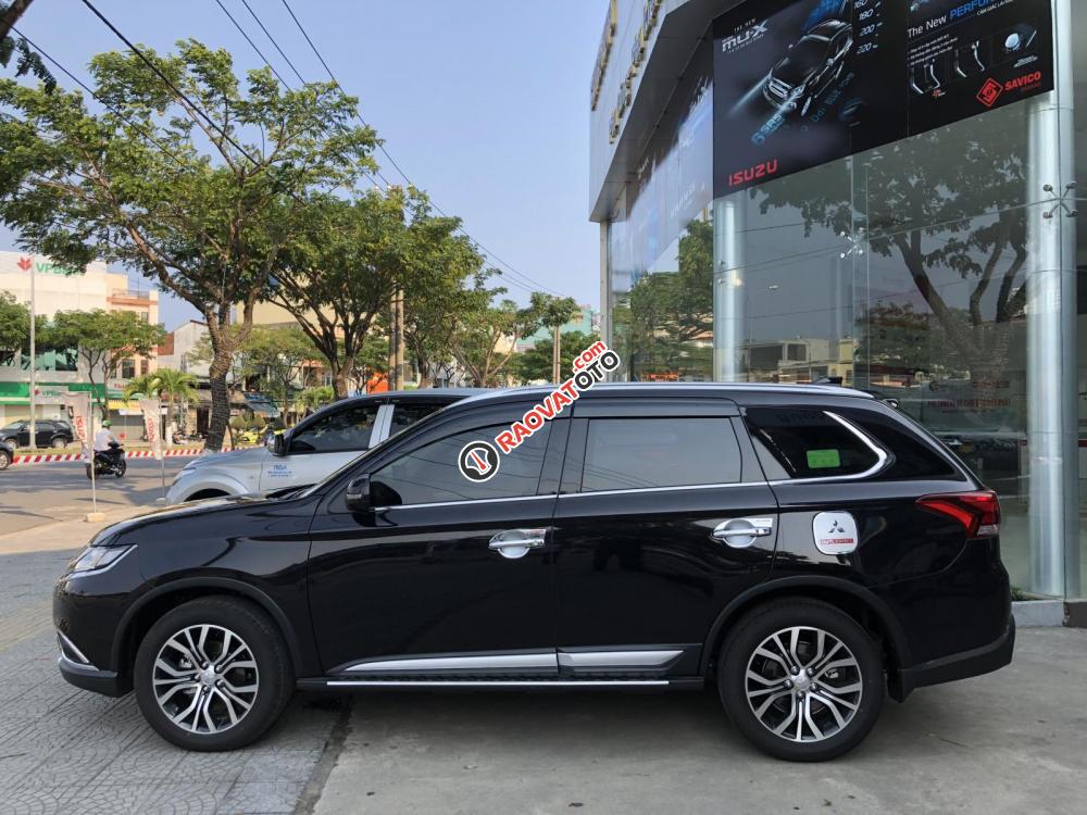 [New] Mitsubishi Outlander 7 chỗ đời 2019, lợi xăng 7L/100km, cho góp đến 80%, lãi suất 0.7%. LH: 0905.91.01.99-1