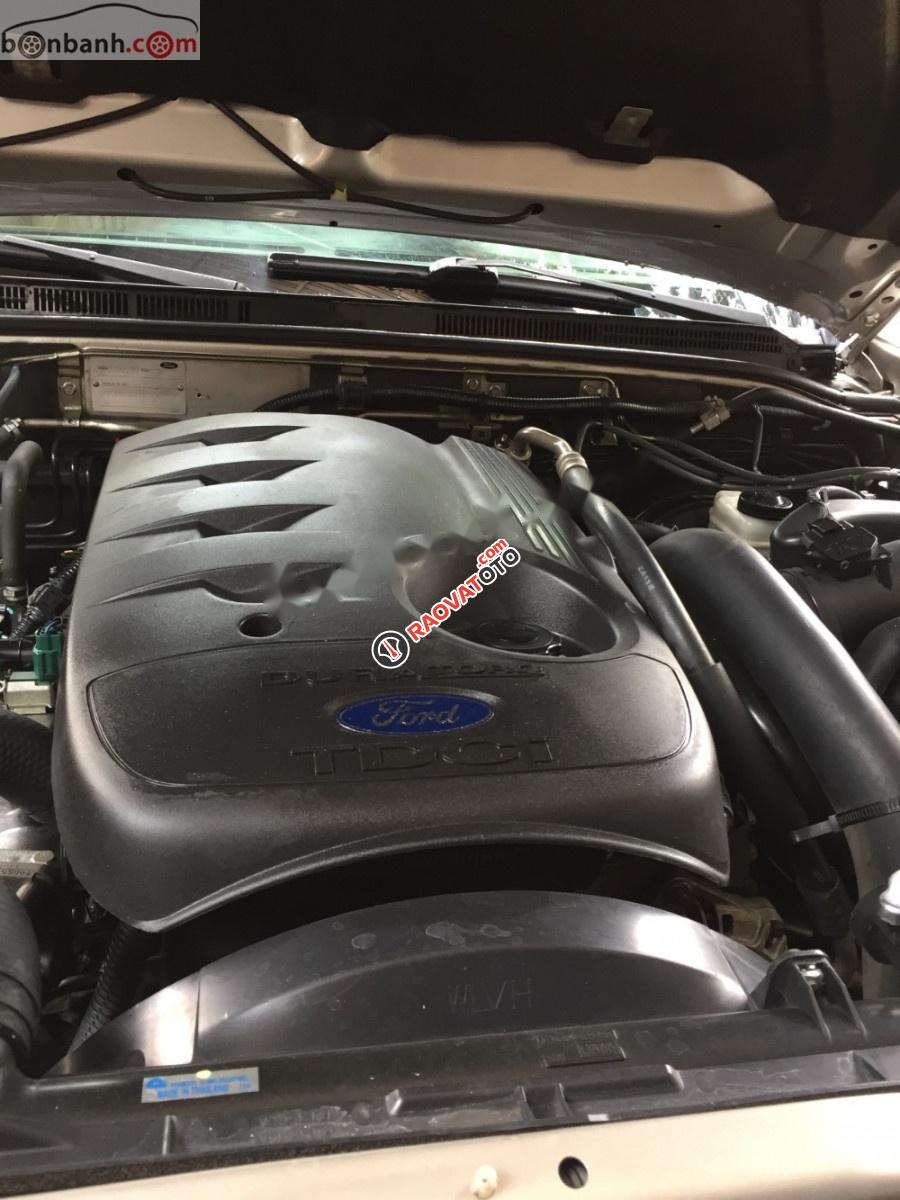 Cần bán lại xe Ford Everest AT 2011, màu hồng, số tự động -2