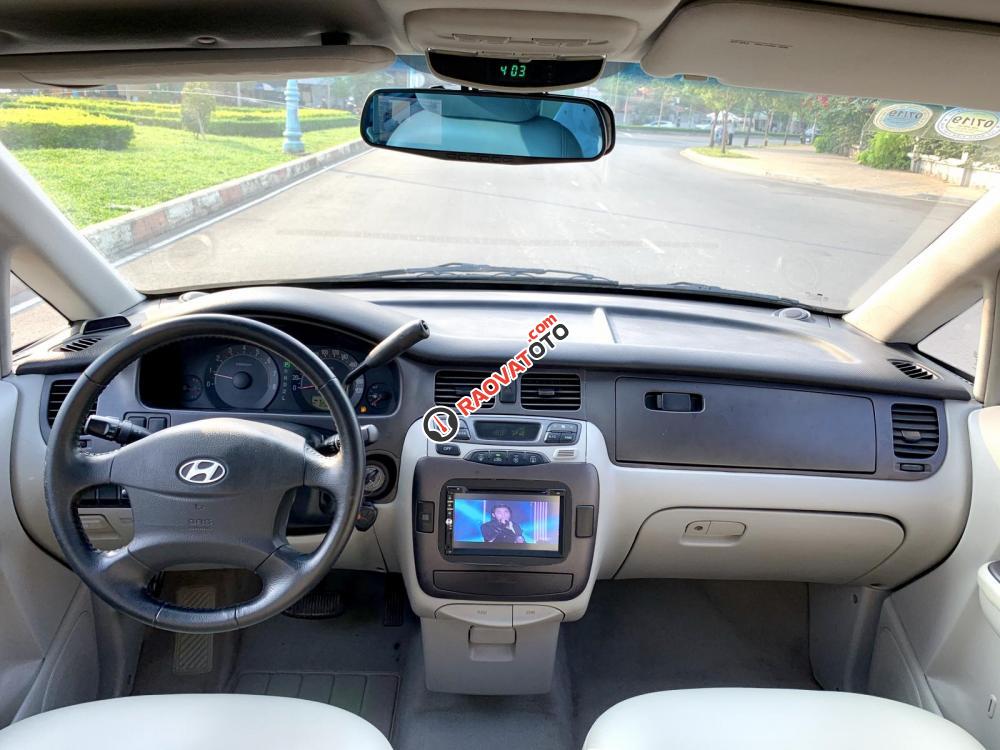 Hyundai Trajet tự động 2007 nhập mới 2012, 8 chỗ màu bạc, máy xăng 100km 10 lít, xe nhà xài-10