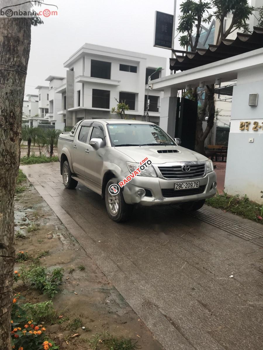 Bán Toyota Hilux E đời 2013, màu bạc, nhập khẩu nguyên chiếc chính chủ, giá chỉ 450 triệu-1