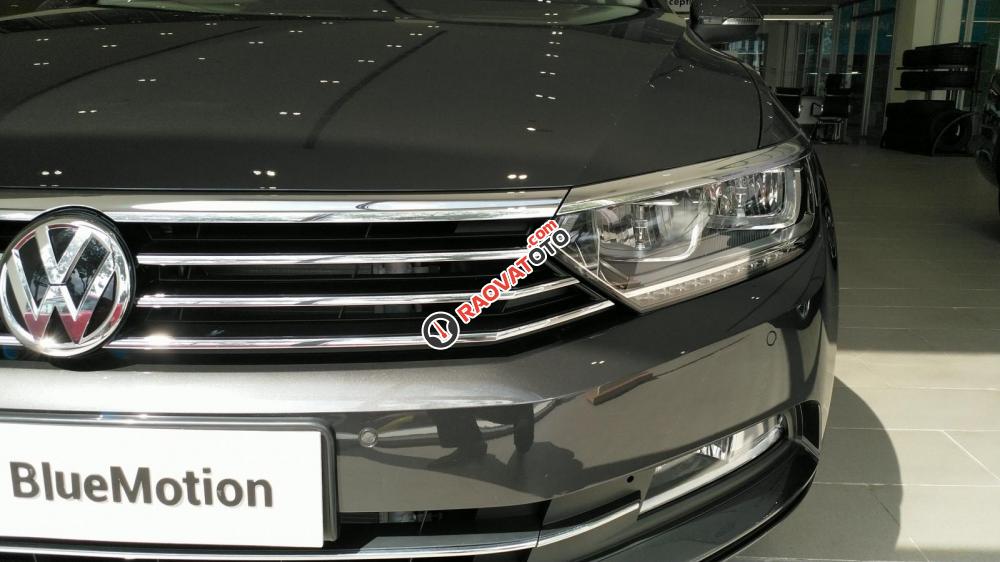 Bán xe Volkswagen Passat Bluemotion, xe Đức nhập khẩu chính hãng, hỗ trợ vay, trả trước chỉ 400 triệu. LH: 0933 365 188-10