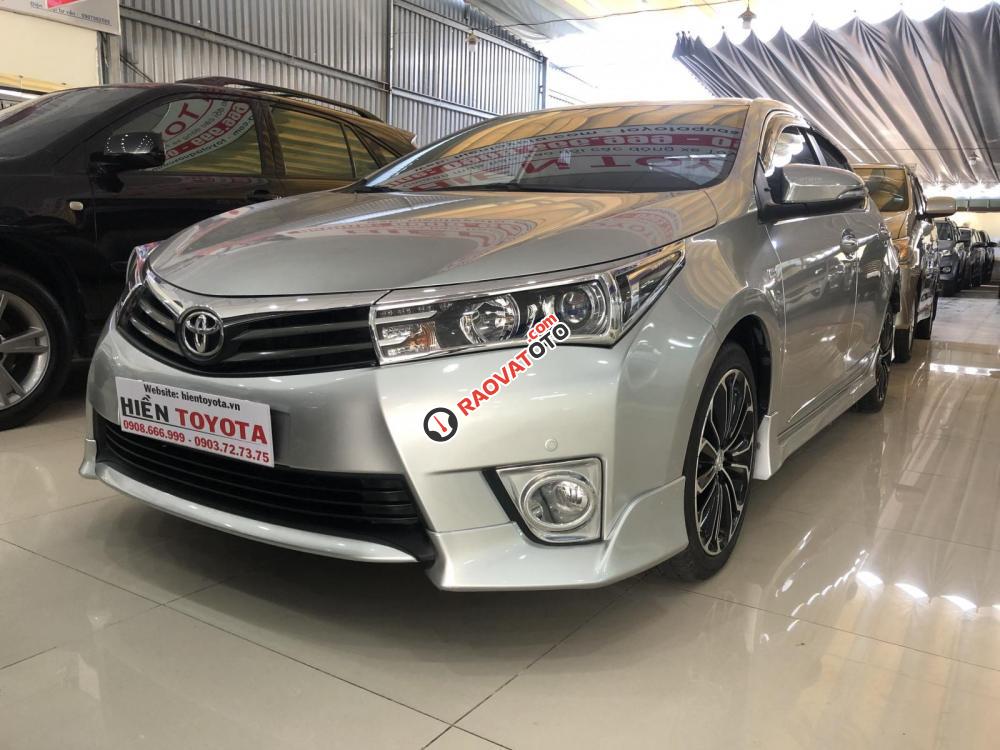 Cần bán Toyota Corolla Altis 2.0V đời 2015, màu bạc-6