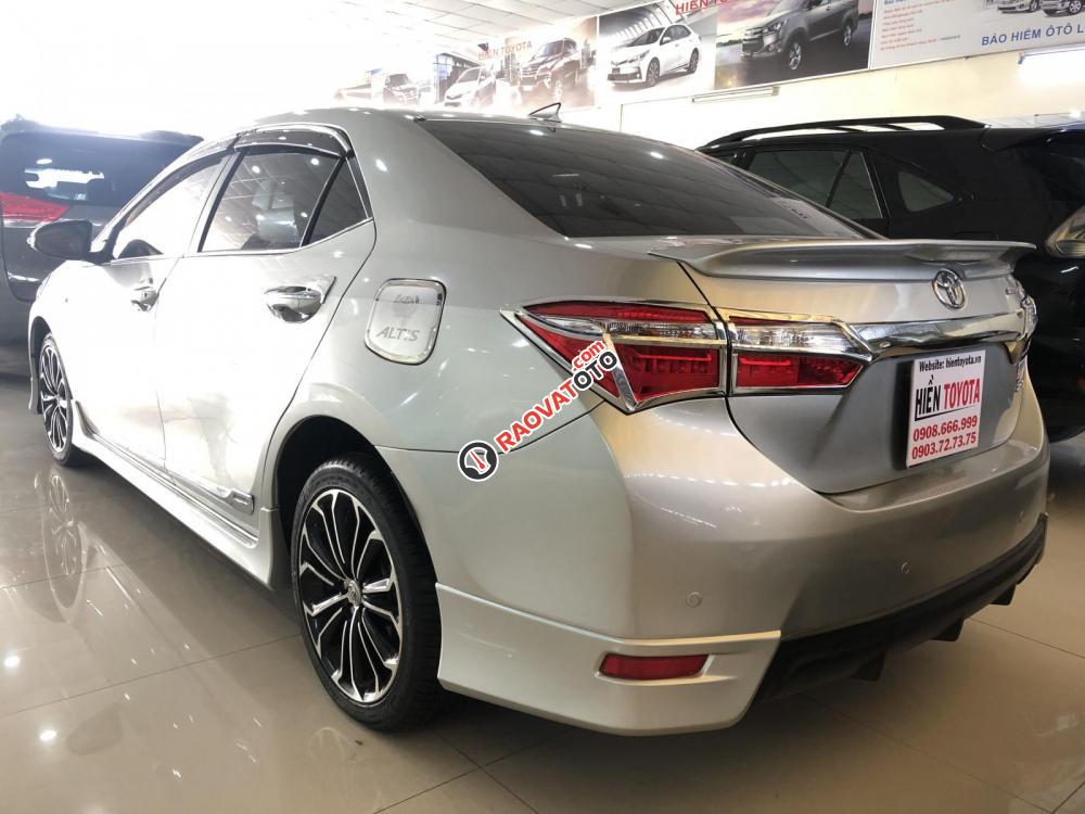 Cần bán Toyota Corolla Altis 2.0V đời 2015, màu bạc-3