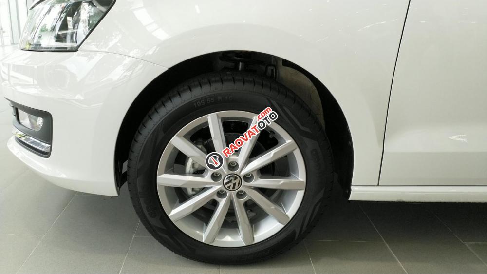 Bán xe Volkswagen Polo Sedan, xe Đức nhập khẩu nguyên chiếc chính hãng mới 100% giá tốt nhất - LH: 0933 365 188-3