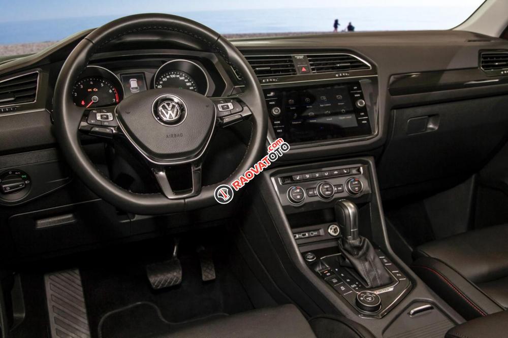 Bán xe Volkswagen Tiguan Allspace 2018 SUV 7 chỗ nhập chính hãng, hỗ trợ trả góp, giá tốt, xe giao ngay - LH: 0933 365 188-8