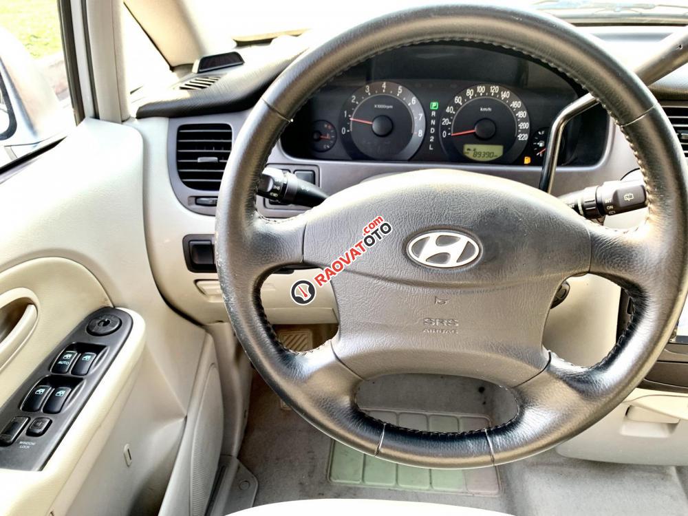 Hyundai Trajet tự động 2007 nhập mới 2012, 8 chỗ màu bạc, máy xăng 100km 10 lít, xe nhà xài-0