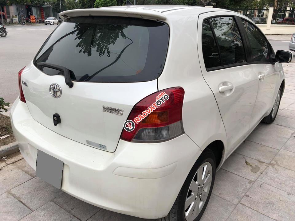Bán Toyota Yaris 2010 nhập Nhật, màu trắng, tự động rất đẹp-4