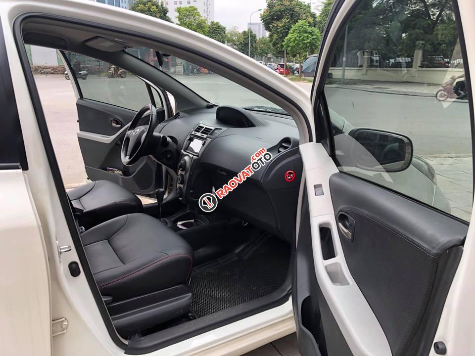Bán Toyota Yaris 2010 nhập Nhật, màu trắng, tự động rất đẹp-3