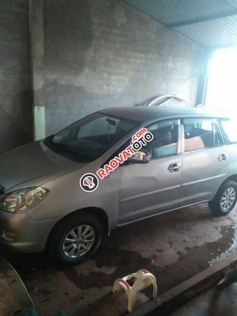 Bán Toyota Innova J đời 2009, màu bạc, giá tốt-2