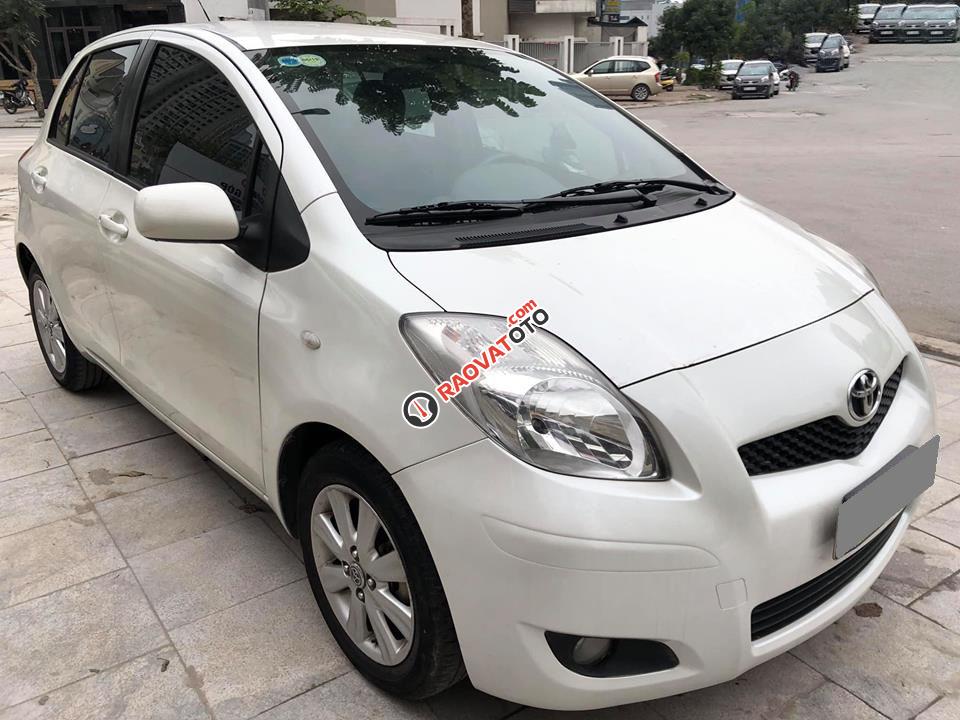 Bán Toyota Yaris 2010 nhập Nhật, màu trắng, tự động rất đẹp-7