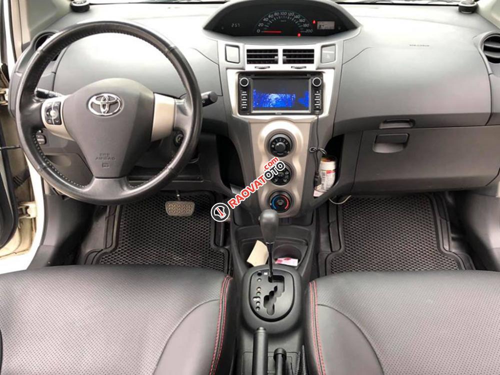 Bán Toyota Yaris 2010 nhập Nhật, màu trắng, tự động rất đẹp-0