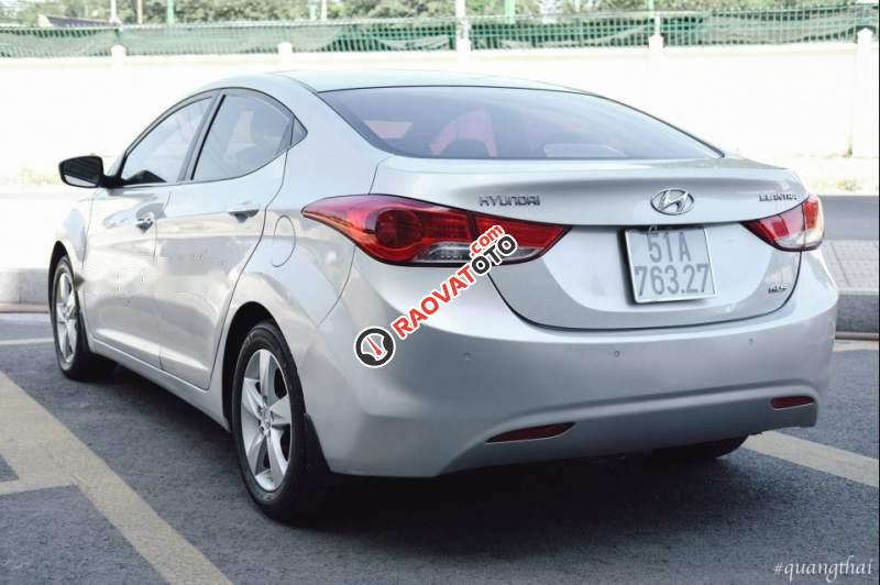 Bán gấp Hyundai Elantra 1.8AT sản xuất 2013, màu bạc-1