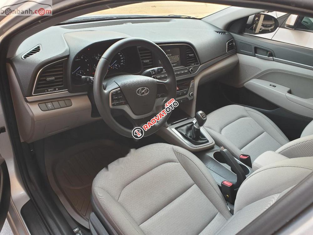 Bán ô tô Hyundai Elantra GLS sản xuất 2016, màu bạc xe gia đình-1