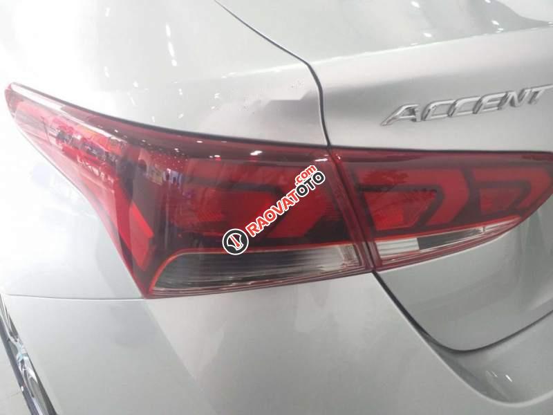 Cần bán xe Hyundai Avante sản xuất 2019, màu bạc, giá tốt-4