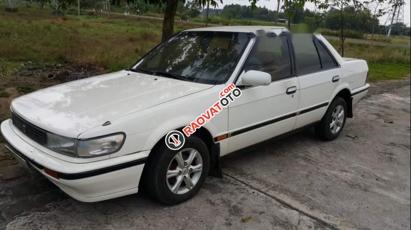 Cần bán lại xe Nissan Bluebird năm 1987, màu trắng, nhập khẩu xe gia đình, 45tr-2