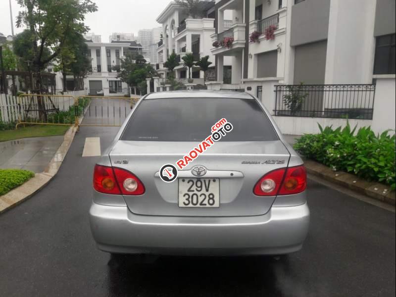 Bán Toyota Corolla Altis 1.8MT đời 2004, màu bạc chính chủ, xe còn rất mới và đẹp-1