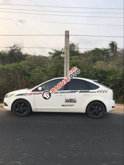 Bán xe Ford Focus AT năm sản xuất 2011, màu trắng, giá chỉ 392 triệu-1